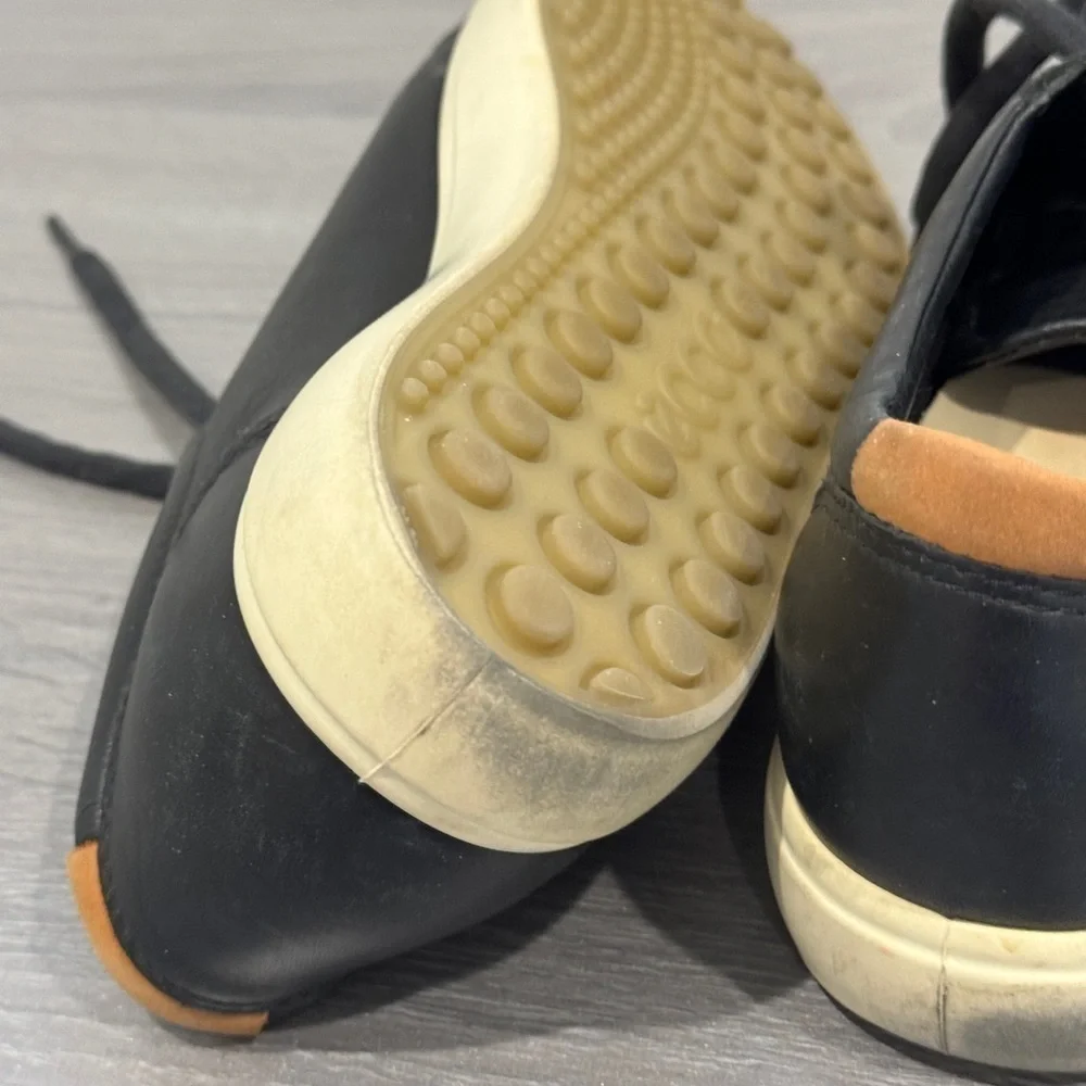 Ecco Black Women’s Casual Sneakers (Size 38)